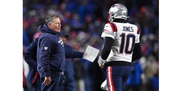 New England Patriots vill handla rookie-quarterbacken Mac Jones